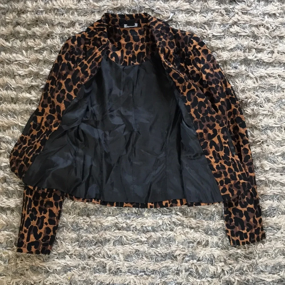NWOT! 🐆Leopard Print Suit Jacket🐆 Size XS - Picture 4 of 5